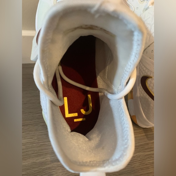 Authentic Lebron 14 White Wine Shoes - Picture 3 of 4